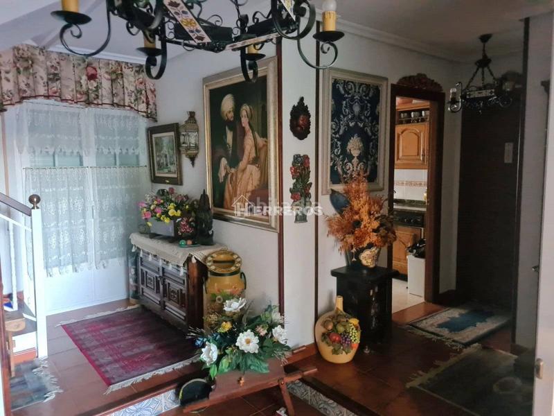 Foto e0d06e3b-f7d1-49d5-ac73-82b10214aa44. Chalet  en venta , 5 dormitorios. en Anguciana