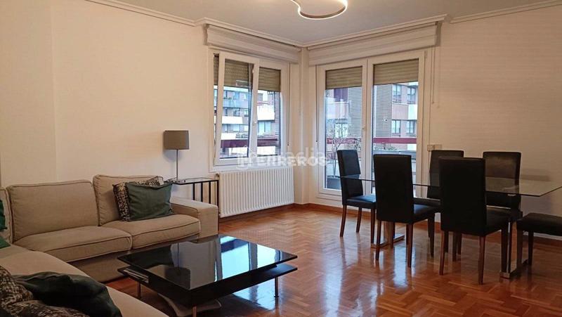 Foto 6f28f203-1267-4d57-9513-65dba1783c3f. Piso  en venta en avda. madrid, 4 dormitorios. en Logroño
