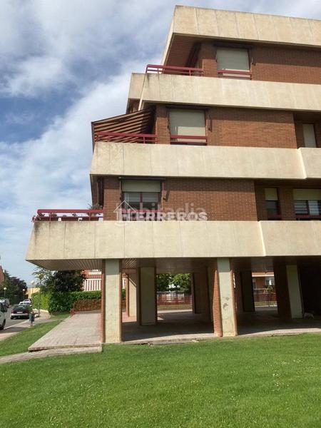 Foto 783de292-7fe5-42e5-bb62-60130cb3db45. Piso  en venta en avda. madrid, 4 dormitorios. en Logroño