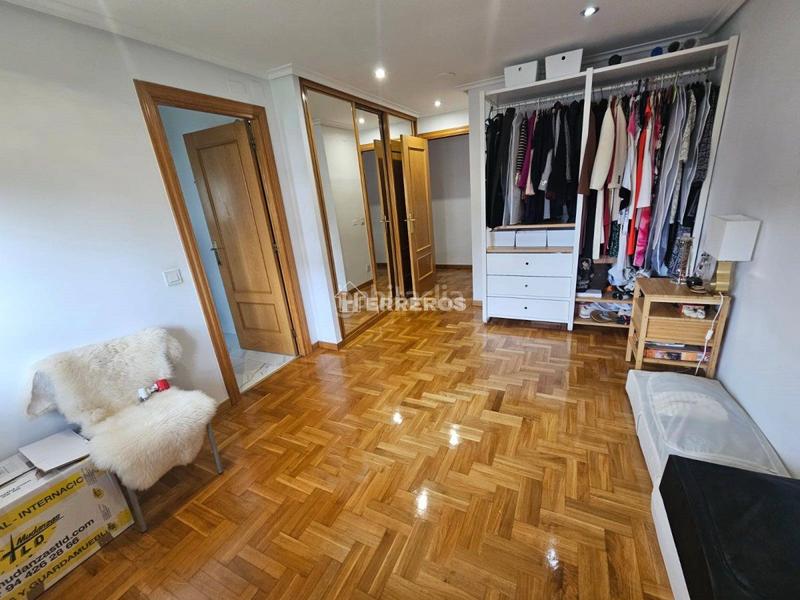 Foto 7ef27019-2ebf-40a8-8d58-d4e6430aaaae. Piso  en venta en avda. madrid, 4 dormitorios. en Logroño
