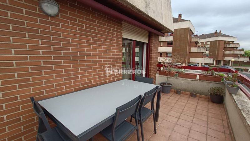 Foto 8a43ea11-846e-425d-a687-1a7b42f0edca. Piso  en venta en avda. madrid, 4 dormitorios. en Logroño