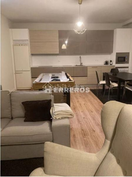 Foto bced8551-ef7d-4b74-a5e5-0b532fe29823. Piso  en venta en avda. madrid, 4 dormitorios. en Logroño