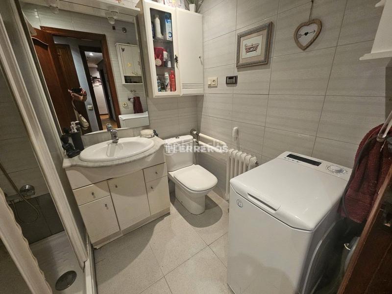 Foto 80a015a9-6b8c-49b2-8f85-5d20acda5405. Piso  en venta en centro, 3 dormitorios. en Juzgados Logroño
