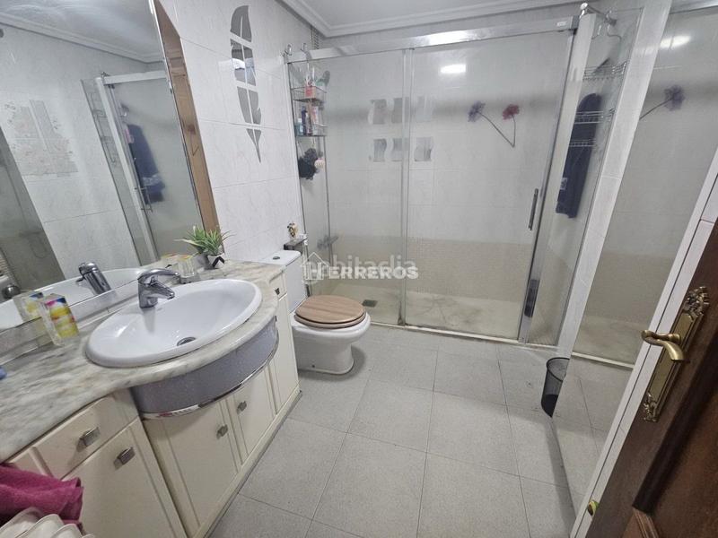 Foto 828cd348-2292-416d-bc36-6192381de886. Piso  en venta en centro, 3 dormitorios. en Juzgados Logroño