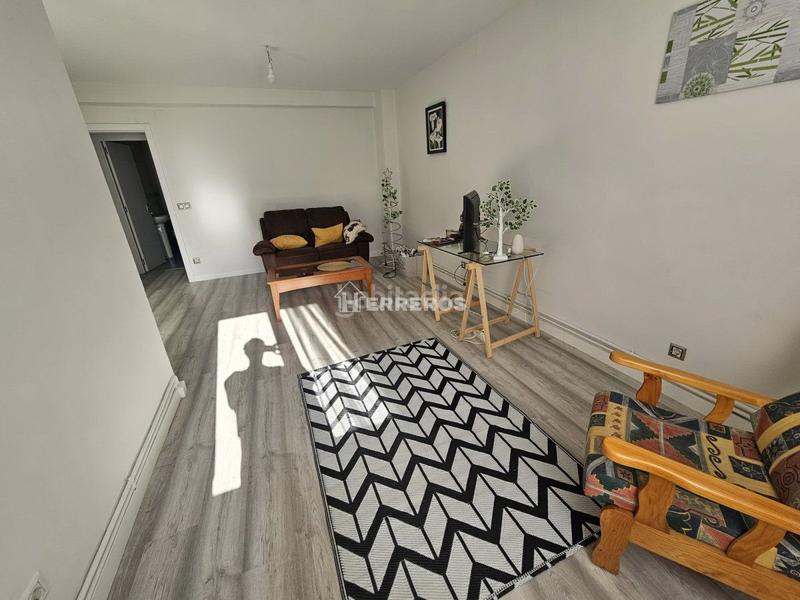 Foto 1d53d0b9-50b7-477b-9114-558c1a5a277a. Apartamento  en venta en vara de rey, 2 dormitorios. en Logroño