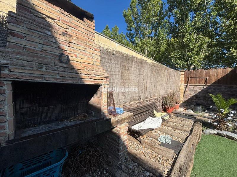 Foto 1728c986-7afd-4ffe-b470-1bb1df2fe9da. Casa a schiera con riscaldamento parcheggio piscina in Villamediana de Iregua