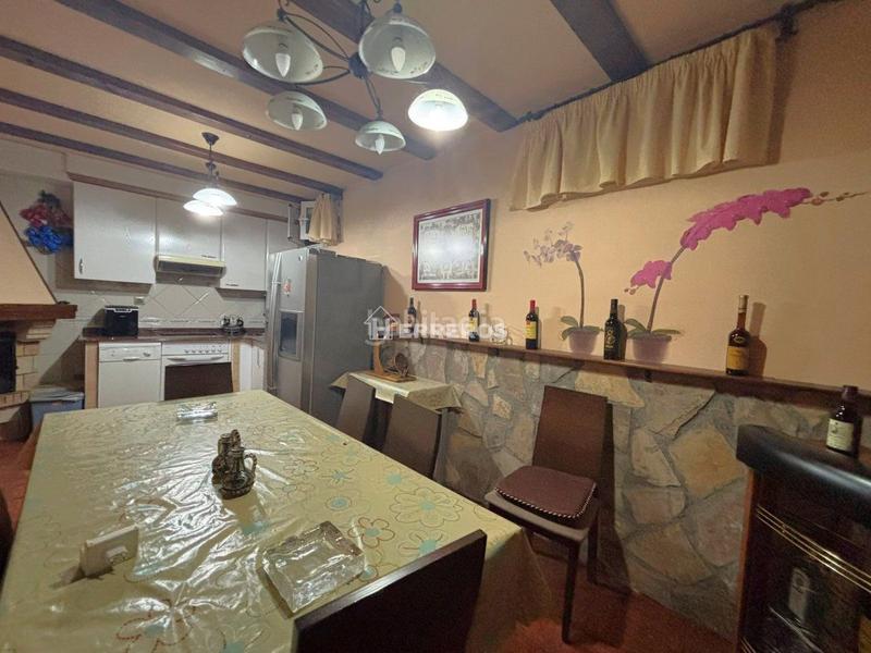 Foto 1e76ddbe-c481-4438-ada1-d0c76b163b2b. Casa a schiera con riscaldamento parcheggio piscina in Villamediana de Iregua