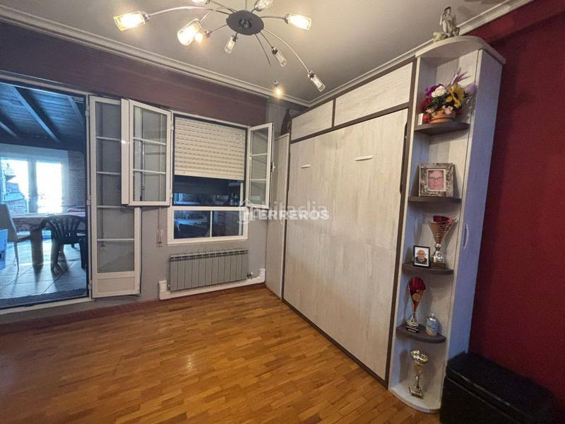 Foto 2915dbe9-9dc1-43b6-84f1-61e0b87564c6. Casa a schiera con riscaldamento parcheggio piscina in Villamediana de Iregua