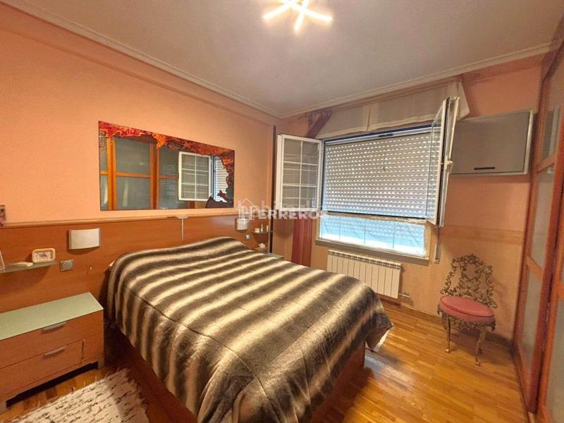 Foto 39e41768-1dcf-4d4d-aafd-2ac387faeb9e. Casa a schiera con riscaldamento parcheggio piscina in Villamediana de Iregua