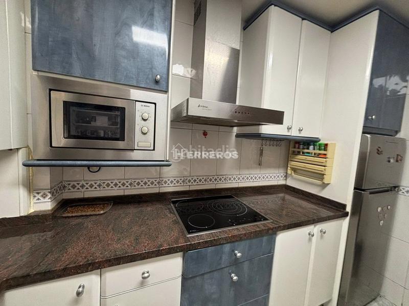 Foto 3aaeed96-bece-4476-a3e5-c1b7c27d1529. Casa a schiera con riscaldamento parcheggio piscina in Villamediana de Iregua