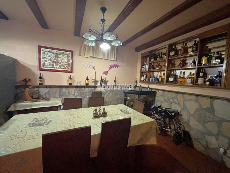 Foto 3d9554f2-cd0e-48d9-b8fa-5f44158dea29. Casa a schiera con riscaldamento parcheggio piscina in Villamediana de Iregua