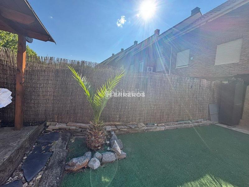 Foto 4a134d77-c1c2-4eeb-ab2b-ce8c91f4d00e. Casa a schiera con riscaldamento parcheggio piscina in Villamediana de Iregua