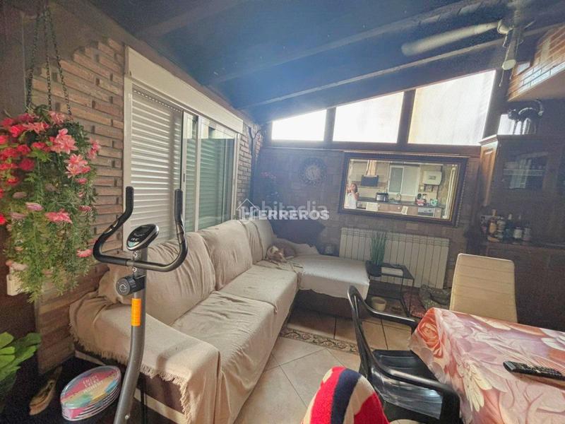 Foto b65045ec-6592-4ed5-985d-21bb37e51838. Casa a schiera con riscaldamento parcheggio piscina in Villamediana de Iregua