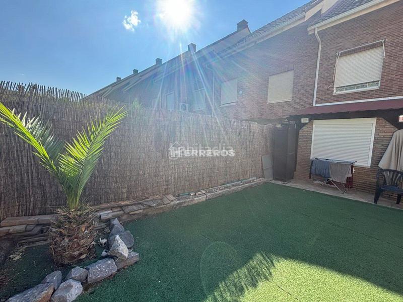 Foto bb1060e2-f3c1-4a80-b4b5-677d00ce6561. Casa a schiera con riscaldamento parcheggio piscina in Villamediana de Iregua