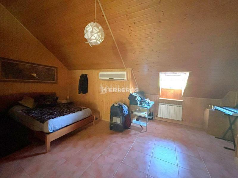 Foto ffb3dac8-7db6-47a9-ba78-2a62cec44585. Casa a schiera con riscaldamento parcheggio piscina in Villamediana de Iregua