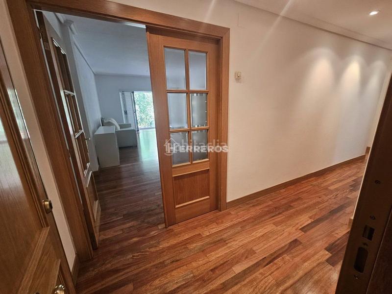 Foto 0aae02ef-222d-41a1-b74e-b5cc7e96b07c. Appartement avec chauffage parking dans Oeste Logroño