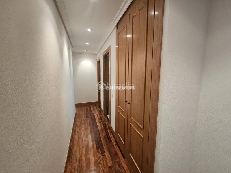 Foto 0f84f99b-7972-4c72-844e-867f94069369. Appartement avec chauffage parking dans Oeste Logroño