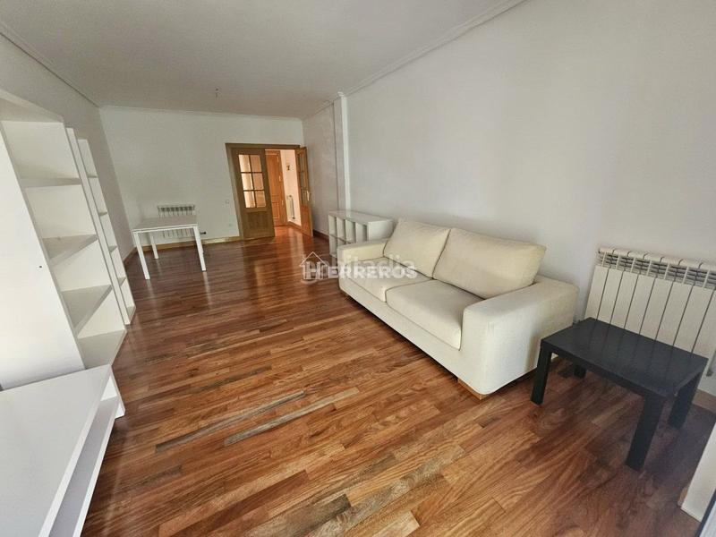 Foto 3ef564ea-d2bc-44a7-b54b-210a021c4c71. Appartement avec chauffage parking dans Oeste Logroño