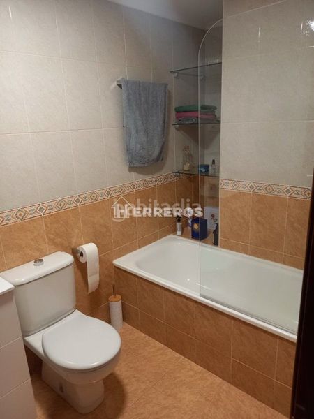 Foto 3b01045c-d869-46bf-9eb8-407c72be9d9d. Apartament amb calefacció aparcament a Lardero