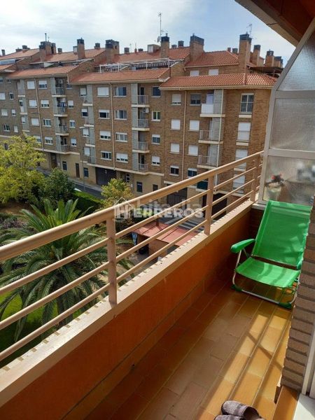 Foto 7a7dc8b4-055f-4f19-9fce-5d8cfca53a91. Apartament amb calefacció aparcament a Lardero