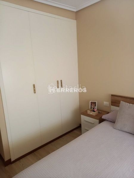 Foto 9f54a1d4-0491-45f3-946f-f6d7339d0dd7. Apartament amb calefacció aparcament a Lardero