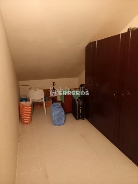 Foto b2366c11-a712-4b02-84e3-c23f06b049de. Apartament amb calefacció aparcament a Lardero