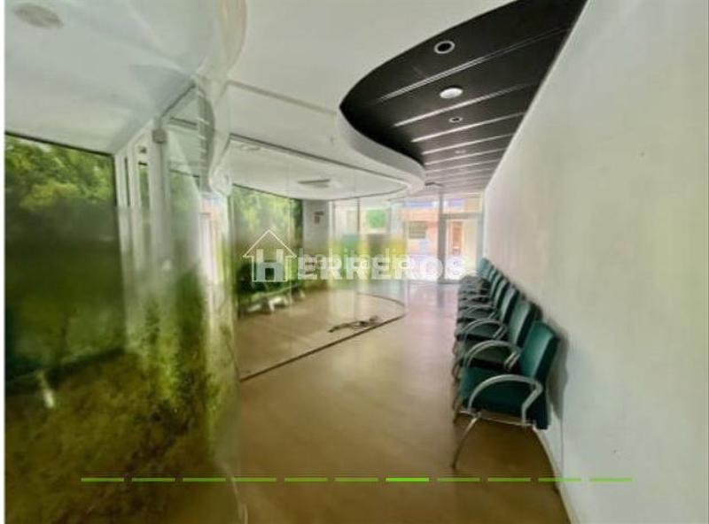 Foto f5cb3124-cc04-46f8-b1ec-9cbdde6221c6. Büro in Mendavia