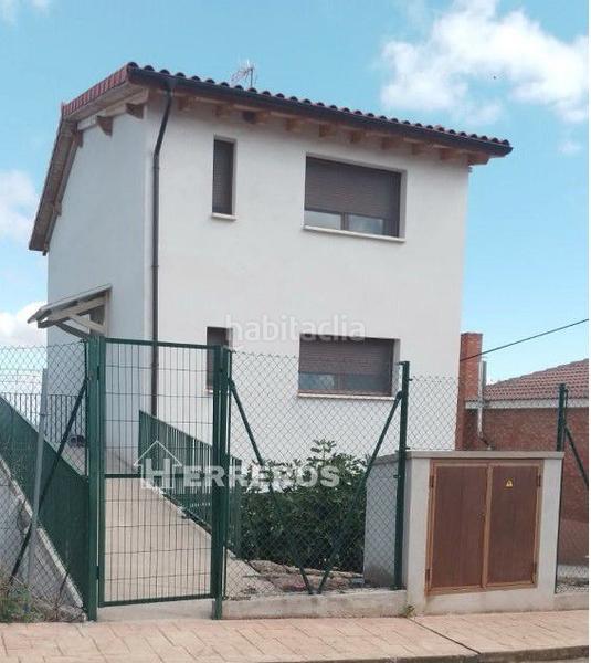 Foto 207e995d-c603-46b1-b70c-01a2fb732101. Xalet amb calefacció aparcament a Ocón