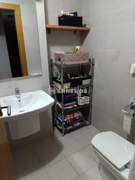 Foto 7bf33ae8-cd4d-4d42-82c4-158d5f6586e9. Pis amb calefacció aparcament piscina a Universidad Logroño