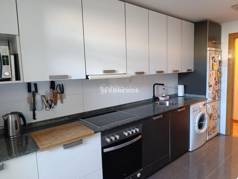 Foto 989e6425-892e-4d70-8323-ff13c5f72b13. Pis amb calefacció aparcament piscina a Universidad Logroño