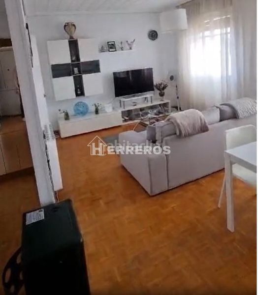 Foto 12c4c527-c9c5-4b7b-afe1-e0801956b7aa. Apartament amb calefacció a Albelda de Iregua