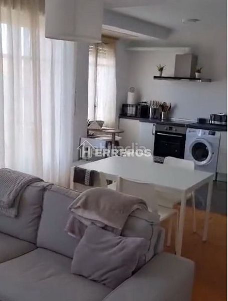 Foto e65a239c-6249-4ff7-9458-cd8dc583afbb. Apartament amb calefacció a Albelda de Iregua