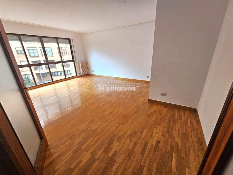 Foto 2bfacf51-b0e9-4645-bf2a-0151f8a07432. Appartement avec chauffage parking dans Juzgados Logroño