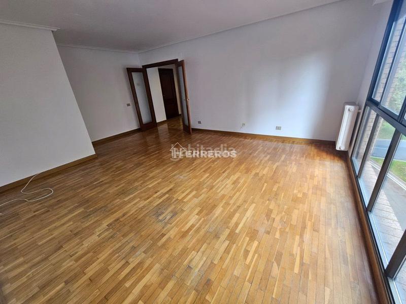 Foto 398233c7-3dff-4abc-9f2d-b79afc1b097c. Appartement avec chauffage parking dans Juzgados Logroño