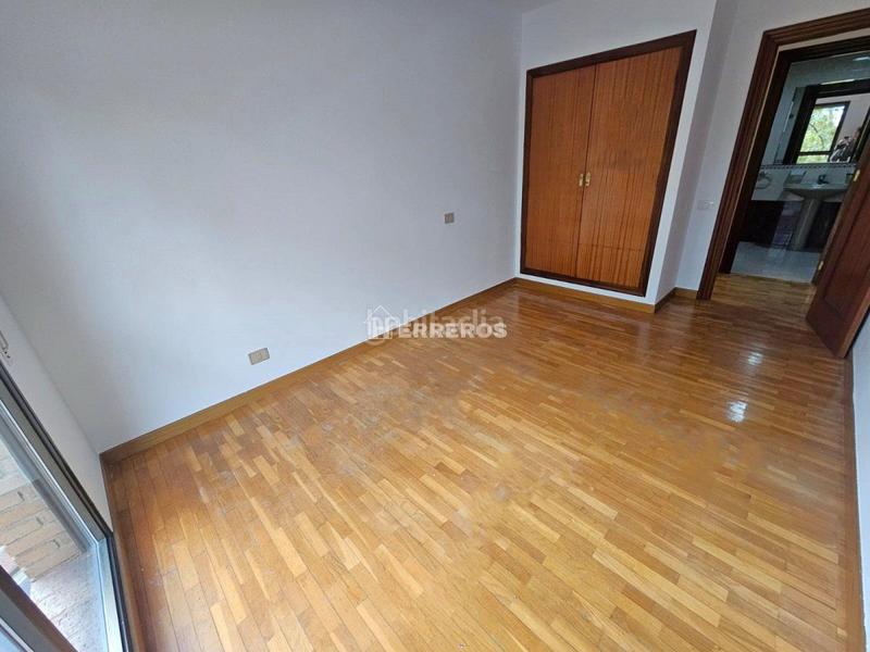 Foto 90b7bf9f-0ec0-4f3f-9cc0-1e22ea0ffa7a. Appartement avec chauffage parking dans Juzgados Logroño