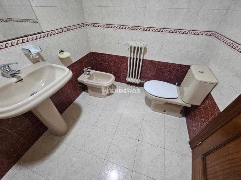 Foto 96178f79-566d-4971-88fa-be4909b70370. Appartement avec chauffage parking dans Juzgados Logroño