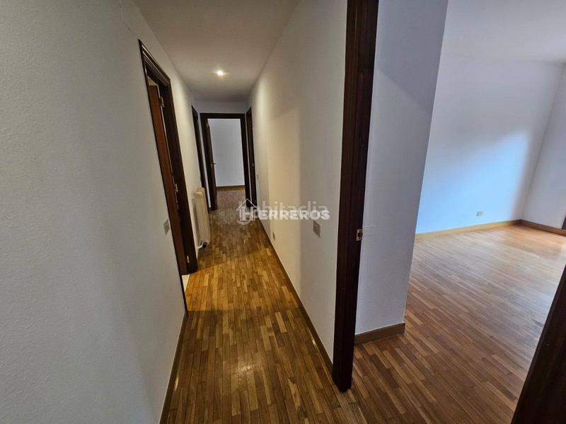 Foto b04ac9be-acab-4e74-a0ae-a14deec9cbb3. Appartement avec chauffage parking dans Juzgados Logroño
