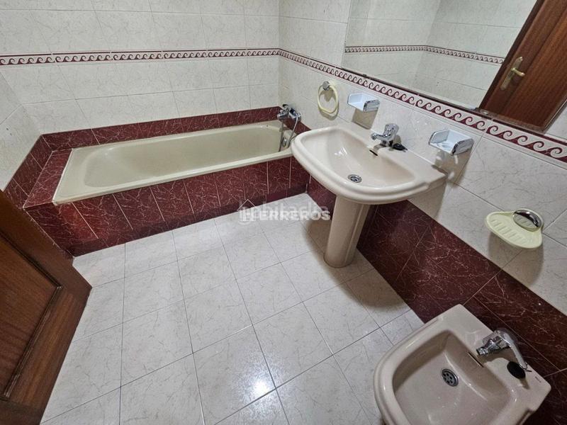 Foto b326b2ea-555e-47c1-998d-f5ca135c28b6. Appartement avec chauffage parking dans Juzgados Logroño