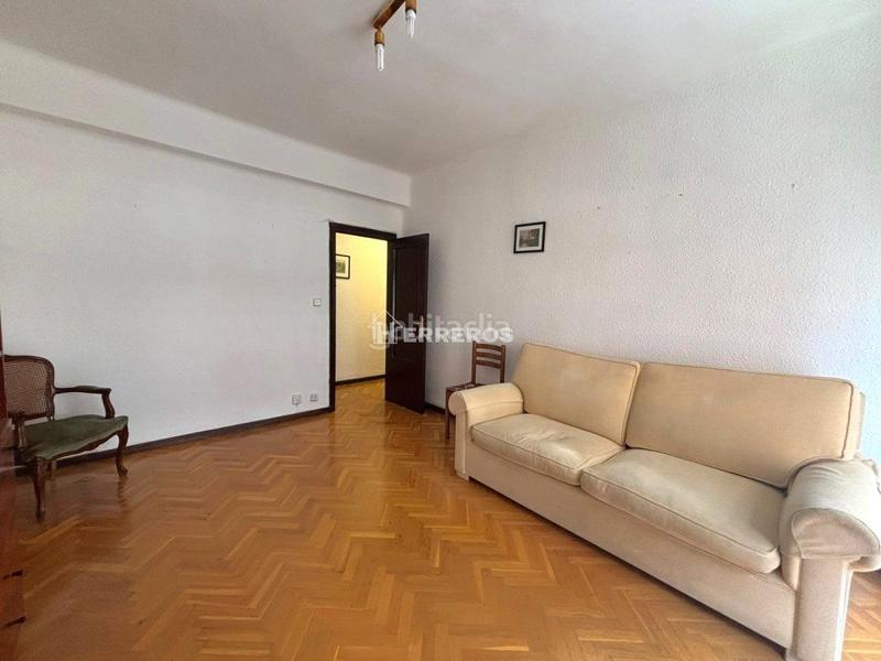 Foto 3ab88a7d-f55f-4080-aec1-5114cd4beea0. Pis amb calefacció a Gran Via Logroño