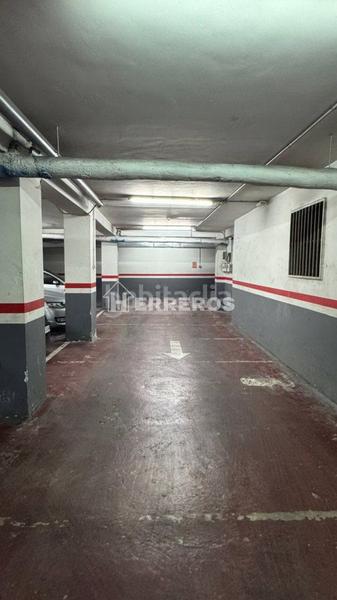 Foto 4be938e6-2a3e-436e-8738-0753d3b8629c. Parking voiture dans Residencia Logroño
