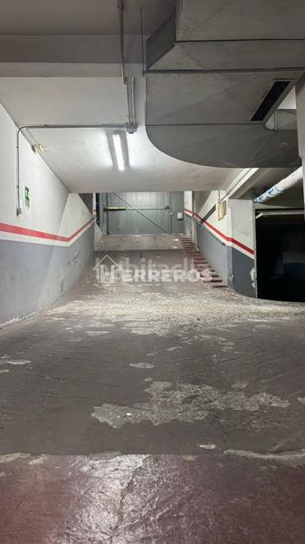 Foto 6227c2c1-0d20-4d52-a00c-c4779d5611a8. Parking voiture dans Residencia Logroño
