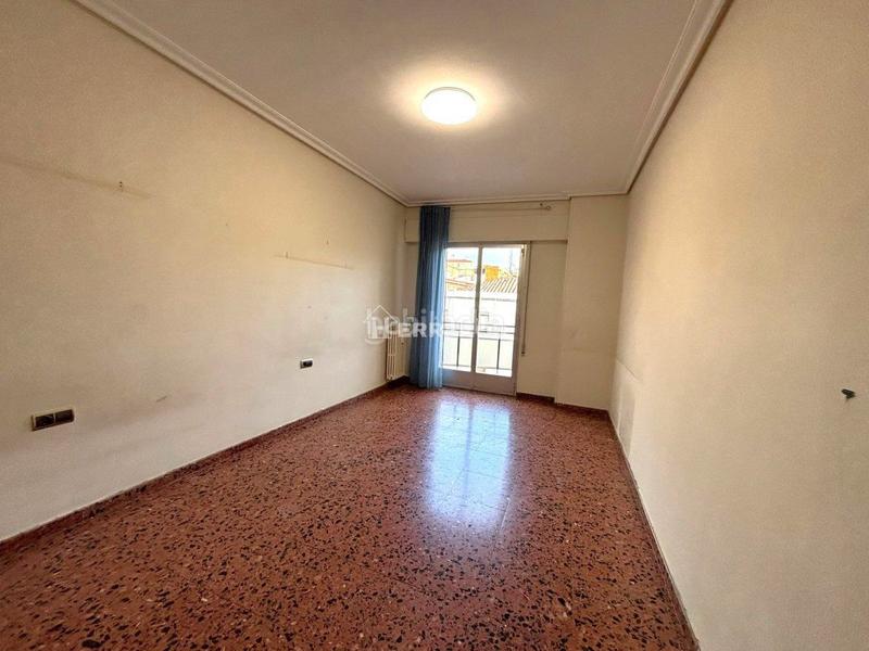 Foto 762d0a2b-7eac-40b3-ac8d-710b3af3d803. Piso  en venta en centro, 4 dormitorios. en Jesuitas Logroño