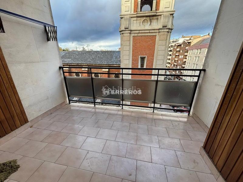 Foto d066ce78-e9f9-4f04-8c1c-9d05e1f2fec2. Piso  en venta en centro, 4 dormitorios. en Jesuitas Logroño