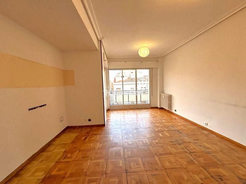 Foto e10b9517-9a0d-4f3f-81dc-5b882b8172bb. Piso  en venta en centro, 4 dormitorios. en Jesuitas Logroño