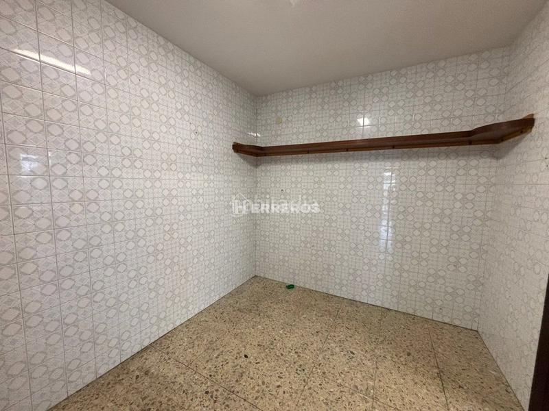 Foto ed5d5620-98ae-4728-8114-440d965e5471. Piso  en venta en centro, 4 dormitorios. en Jesuitas Logroño