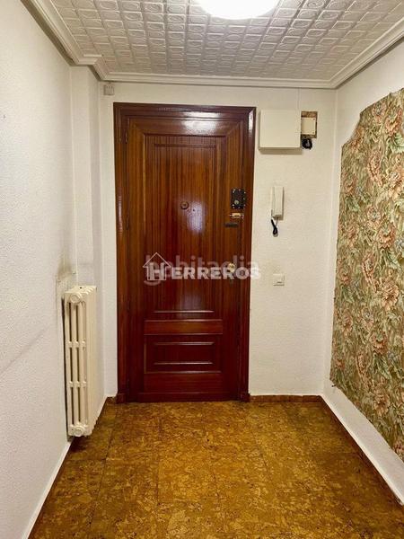 Foto 6c3dad96-ce95-4cb4-924f-18393b6546f4. Flat with heating in Residencia Logroño