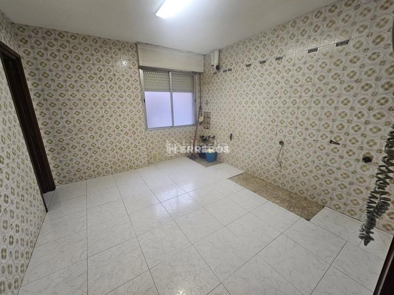 Foto bd49e6cf-442c-4947-9b61-c2c7bee7f533. Flat with heating in Residencia Logroño