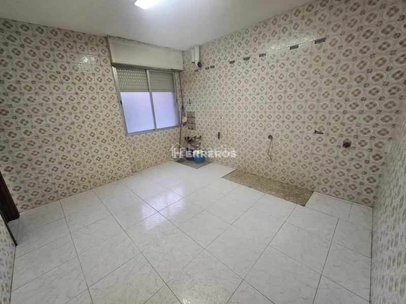 Foto e24c6b06-045a-4868-875b-6011cbd8610e. Flat with heating in Residencia Logroño