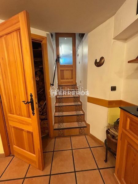 Foto 7679a15e-2d12-4635-be62-c6bfdbf1f34f. Casa adossada amb calefacció a Baños de Río Tobía