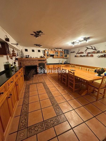 Foto b8ac442e-9c73-4660-9719-05fd54f5b524. Casa adossada amb calefacció a Baños de Río Tobía